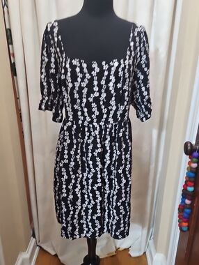 Melrose & Market Black Floral Square-Neck Dress